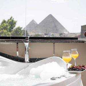 Camel Pyramids View Inn